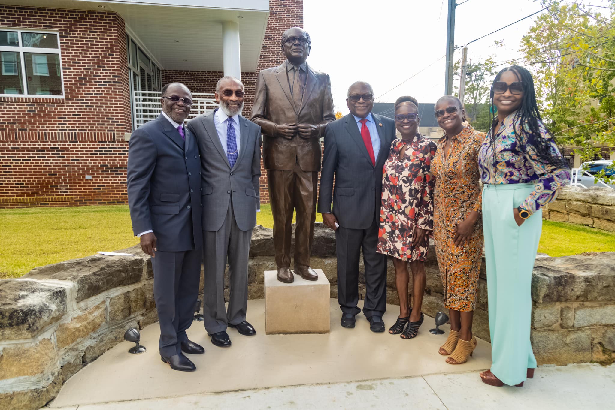 Allen University unveils life-size statue of Congressman Jim Clyburn