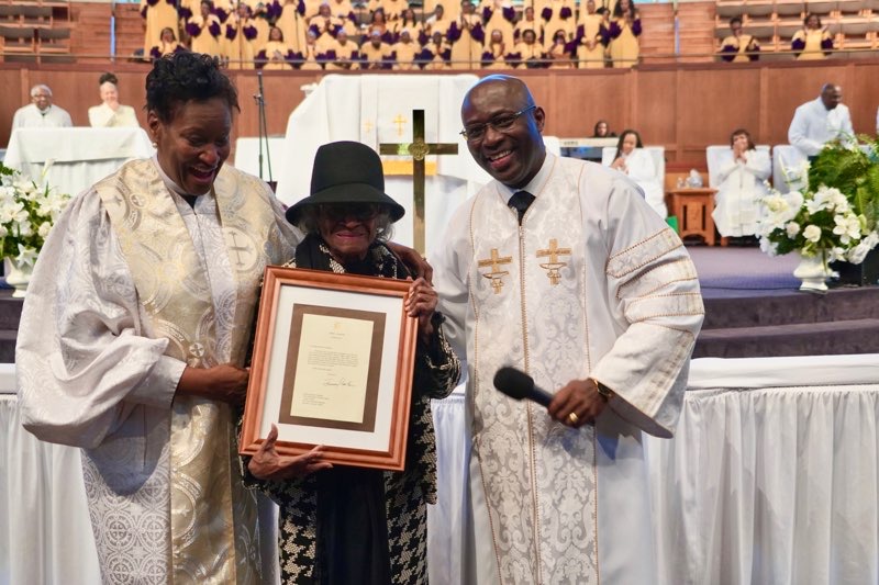 Bertha Young Fordham Receives Citation from Former President Carter